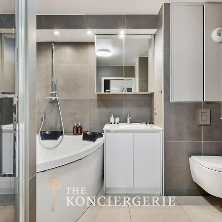 아파트 Penthouse De 210m2 Comprenant 3 A Avec Terrasse Et Veranda Avec Climatisation